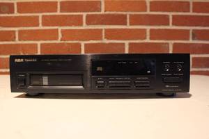lot 215 image: RCA CD-9300