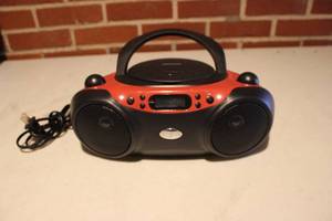 lot 221 image: RADIO