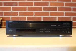 lot 227 image: YAMAHA COMPACT DISC PLAYER CDC-645