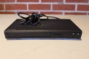 lot 241 image: SAMSUNG DVD BD-J5700