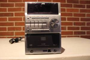 lot 281 image: JVC CA-UXG50