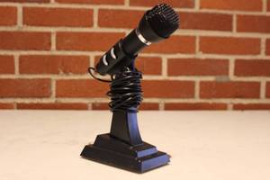 lot 288 image: FRISBY MIC