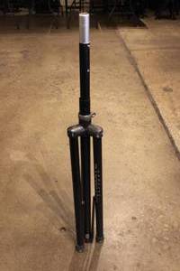 lot 304 image: SPEAKER TRIPOD