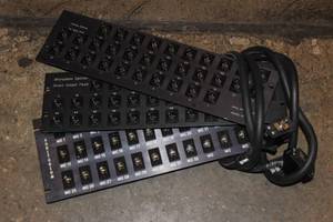 lot 307 image: MICROPHONE SPLITTER DIRECT OUTPUT PANEL