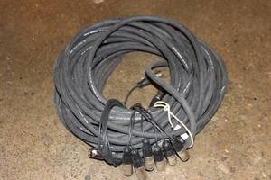 lot 308 image: MICOPHONE CABLES