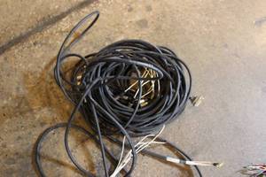 lot 314 image: MIC CABLE