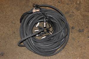 lot 318 image: MIC CABLE
