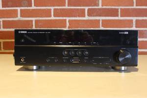 lot 49 image: YAMAHA RECEIVER RX-V371