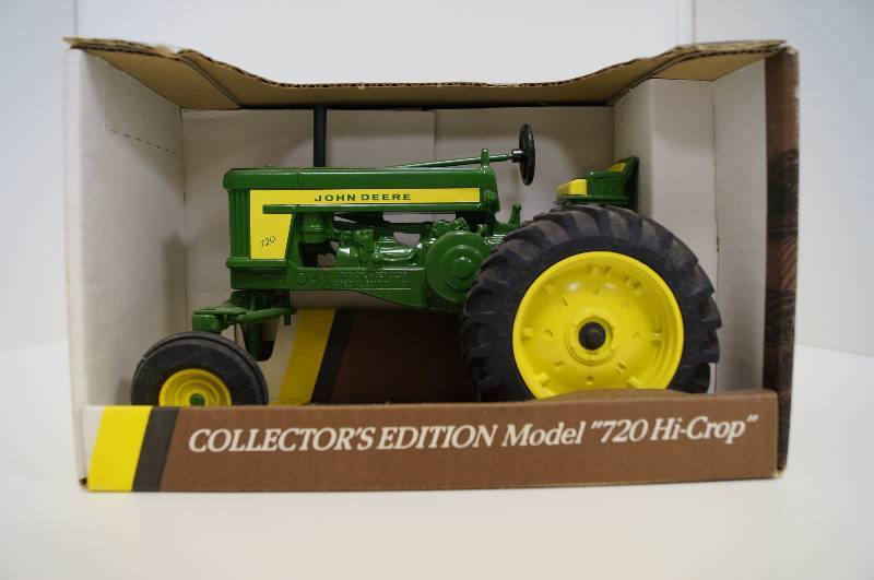 lot 1634 image: ERTL John Deere 1957 Model 720 Hi-Crop Tractor 116scale NIB