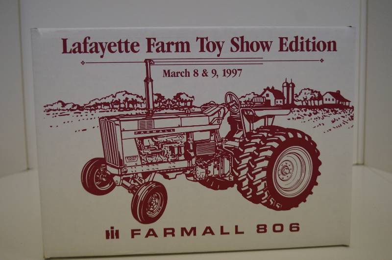 lot 2030 image: ERTL Lafayette Farm Toy Show Edition, Farmall 806 Dsl, Duals, WFE, #4779TA,Original Shipping Box and NIB