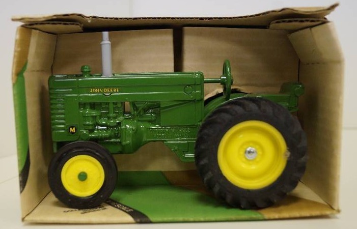 lot 2031 image: ERTL John Deere Model M Tractor, Wide Front, #540TA, NIB