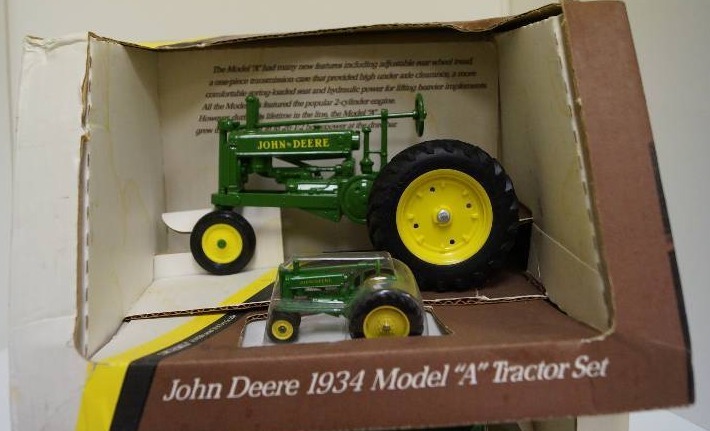 lot 2038 image: ERTL John Deere 1934 Model A Tractor Set, 116 and 143 scale, NIB