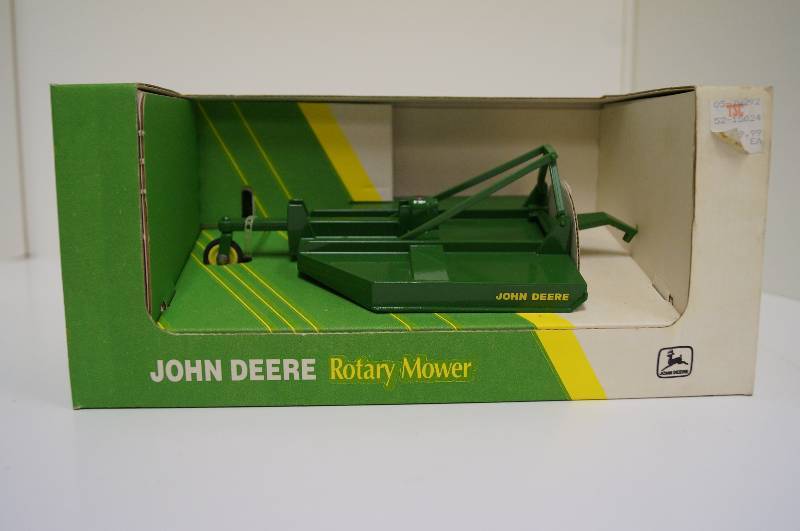 lot 2039 image: ERTL John Deere Rotary Mower, #JDM046, 116 scale, NIB