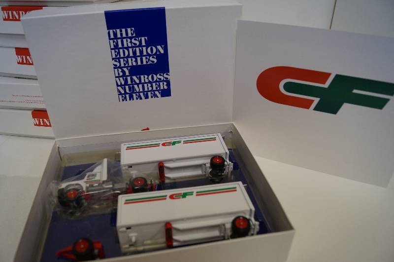 lot 2048 image: Winross CF Semi w2 trailers, 164 scale, NIB  (First Edition Series by Winross Number 11)