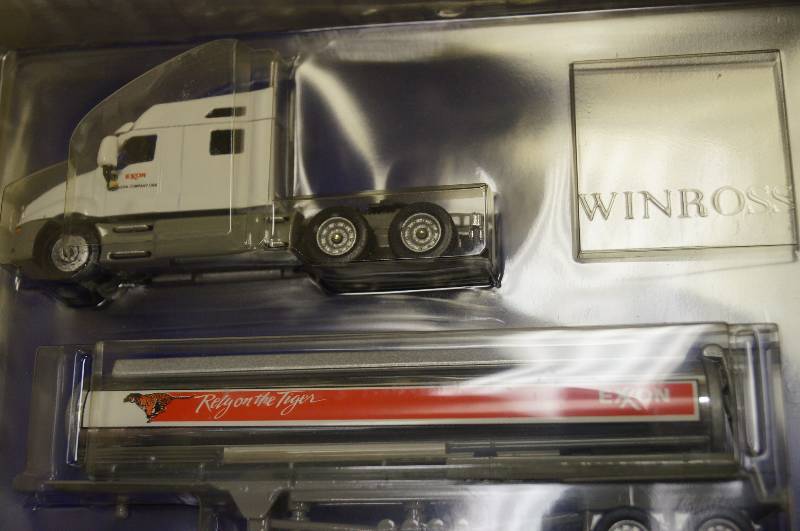 lot 2051 image: Winross Semi, EXXON Tanker, 164 scale, NIB