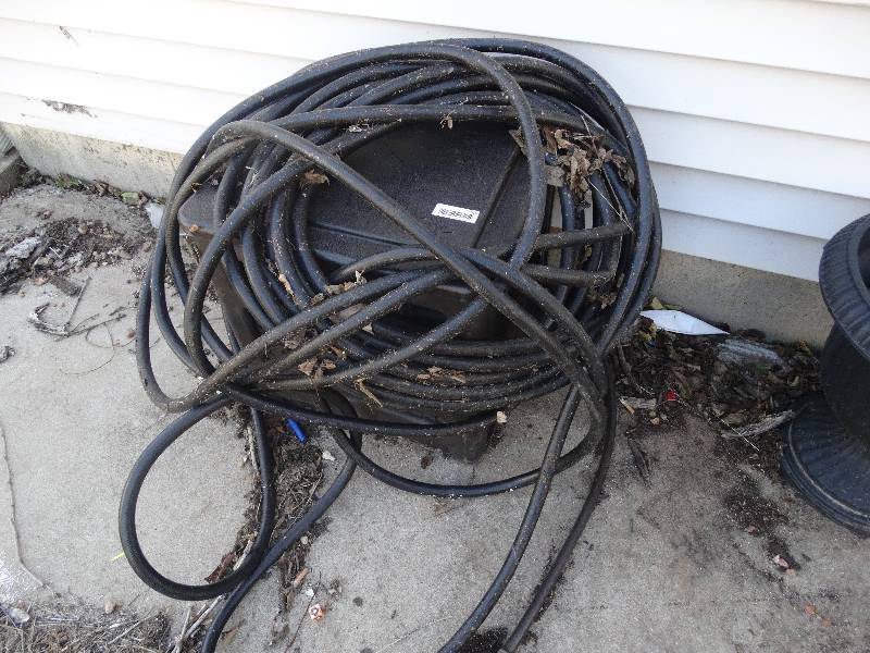 lot 199 image: Hose Reel W hose.