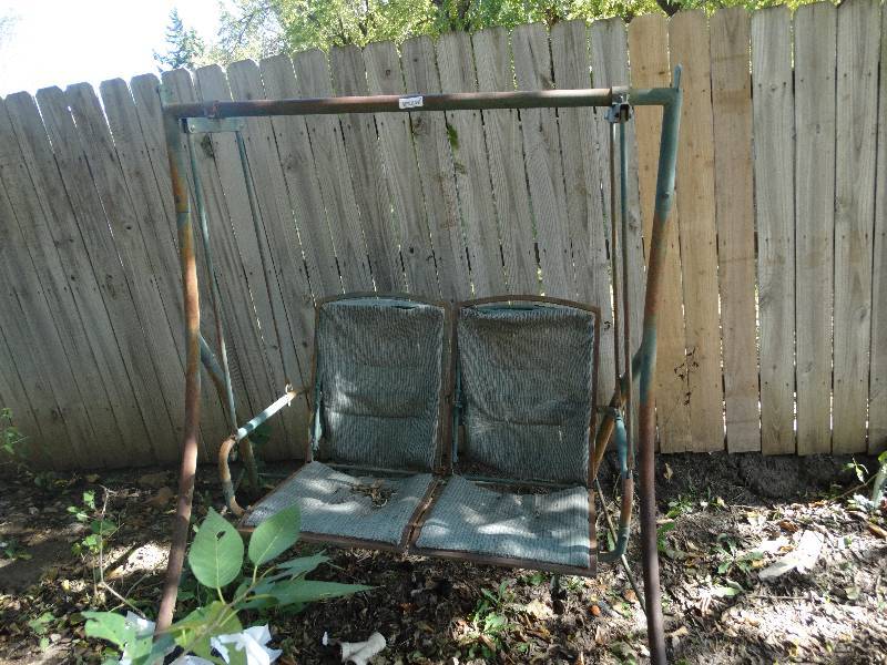 lot 224 image: Metal Swing.