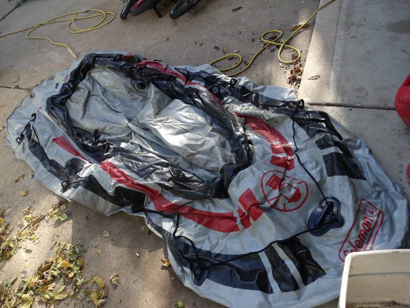 lot 253 image: Coleman inflatable raft.