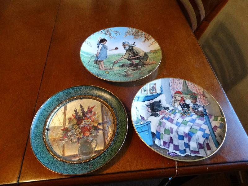 lot 264 image: 3- Collector plates.
