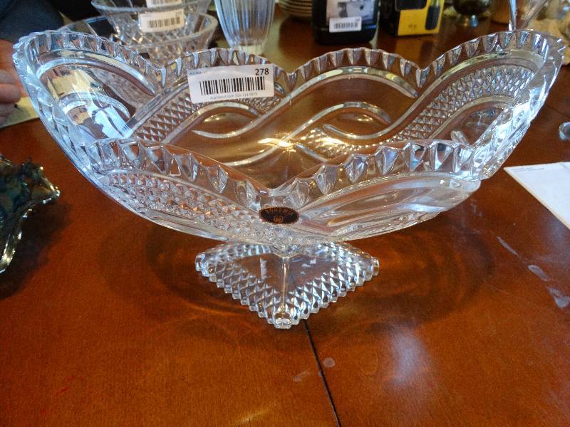 lot 278 image: Bohemia crystal candy dish.