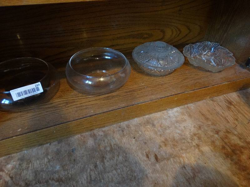 lot 284 image: Lot of cut glass.