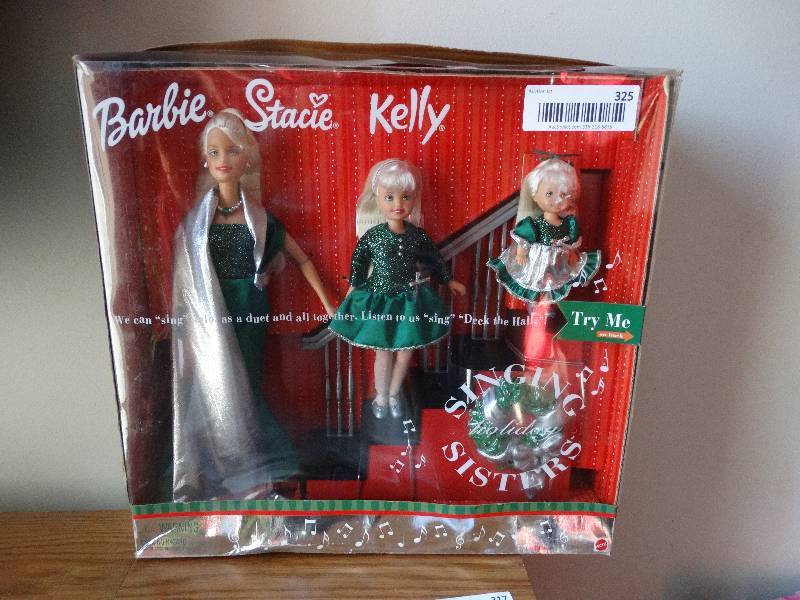 lot 325 image: Barbie singing sisters in box