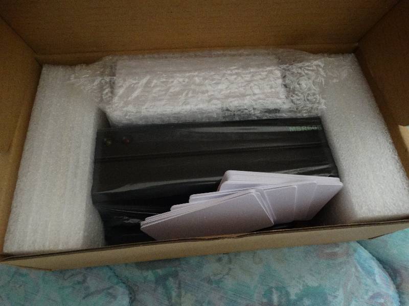 lot 348 image: Deftun Hico magnetic stripe card readerwriterencoder-New in box