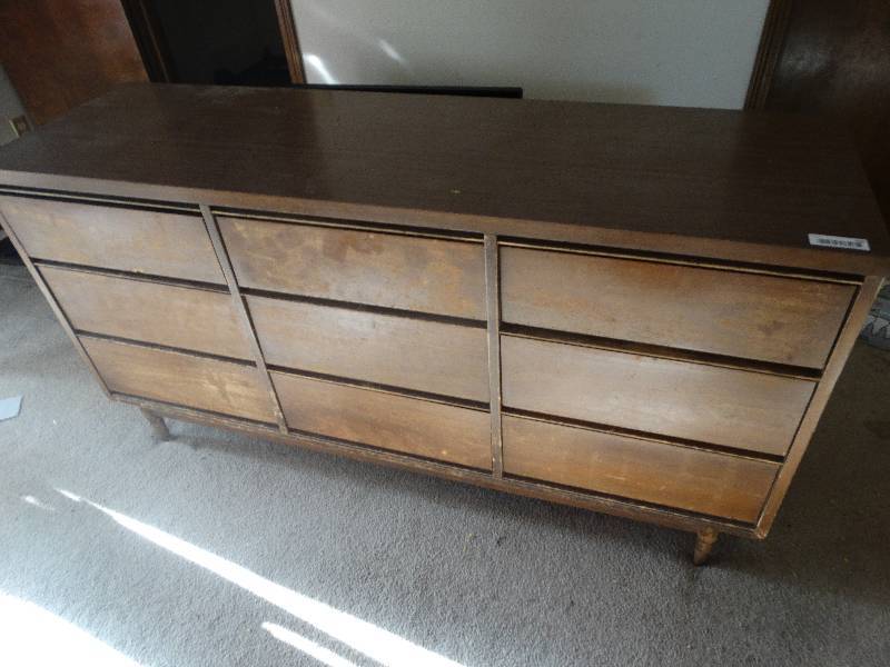 lot 350 image: 9 drawer dresser