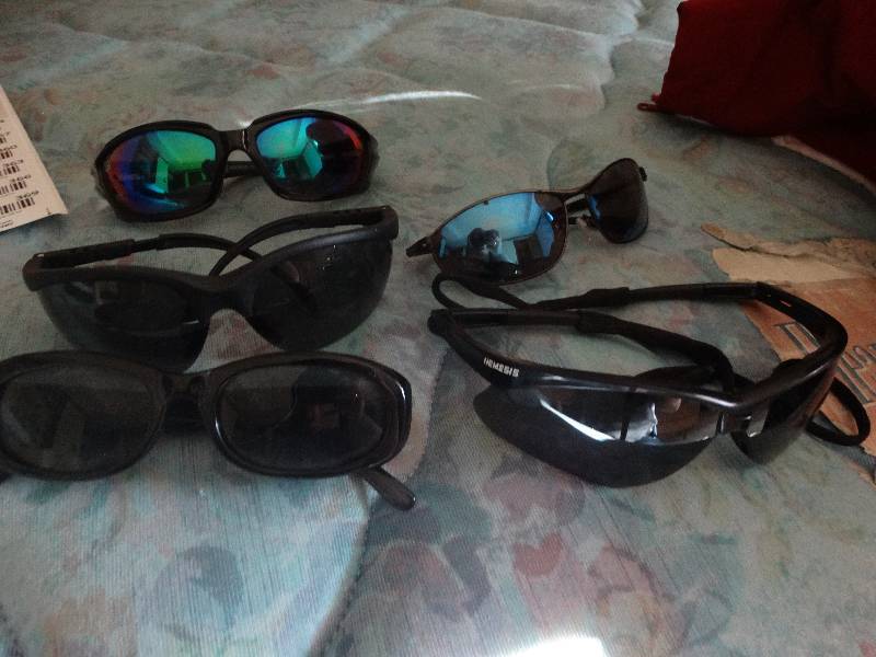 lot 351 image: 5 pairs of sun glasses
