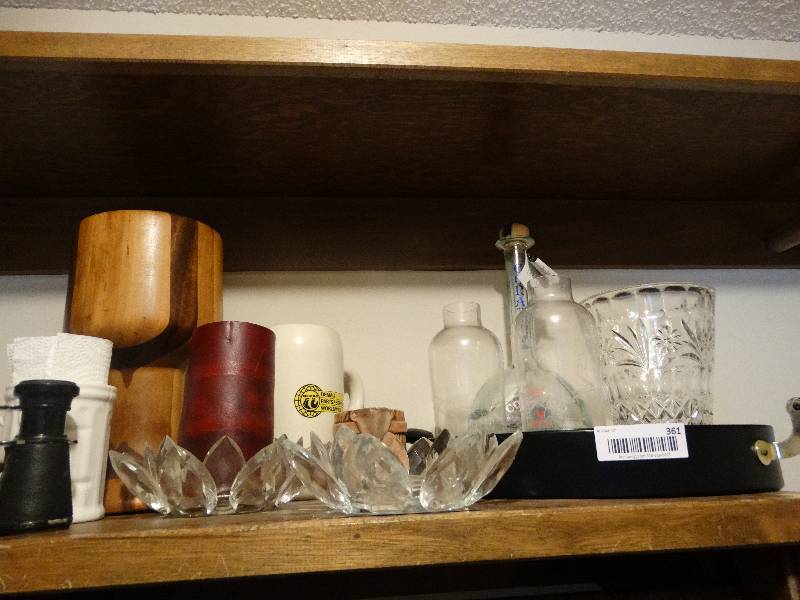 lot 361 image: Glass decor, binoculars, pan
