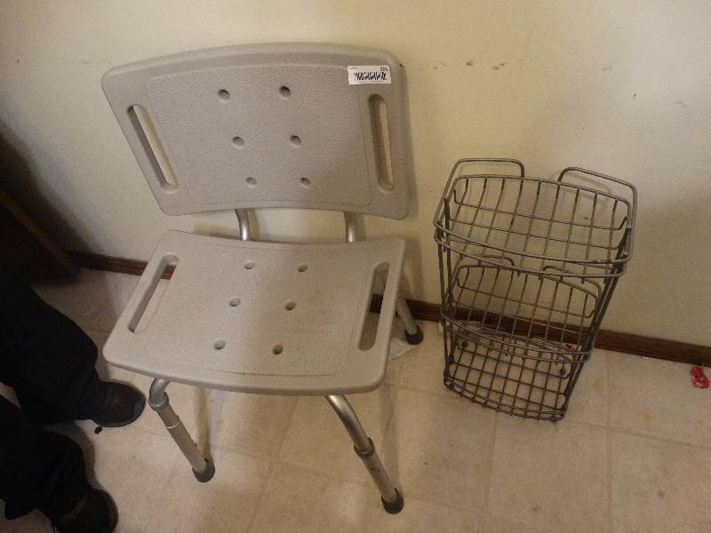 lot 366 image: Shower chair & metal rack
