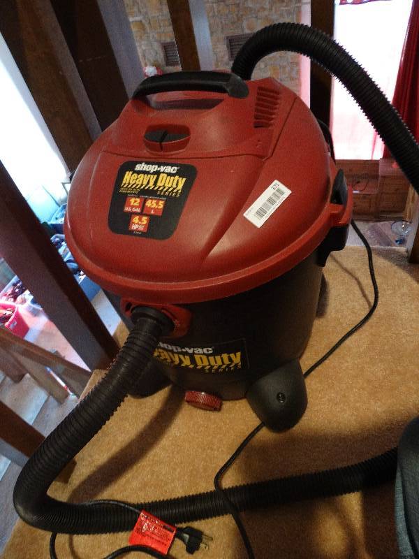 lot 371 image: Shop-Vac heavy duty wetdry vac- 12 gallon