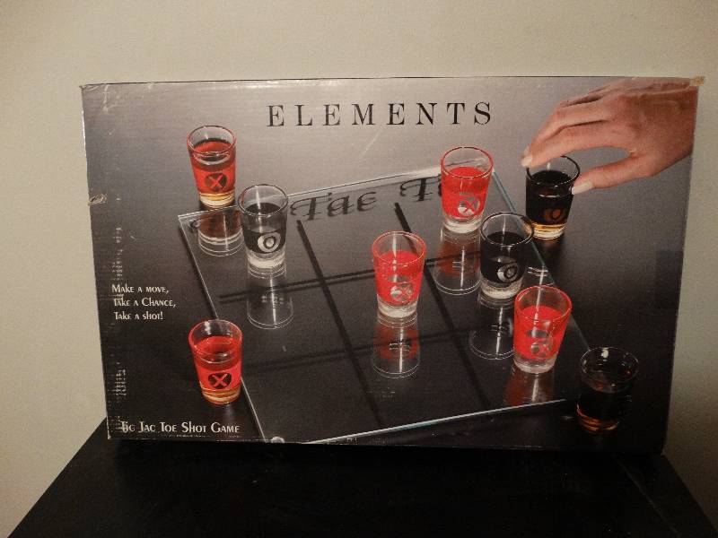 lot 376 image: Tic-Tac-Toe drinking shot game in box