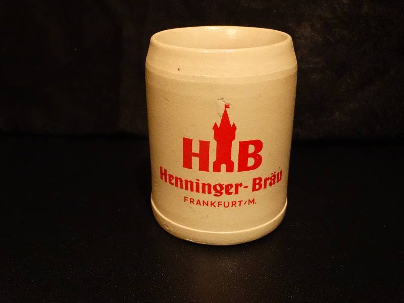 lot 392 image: HB Henninger Brau beer stein