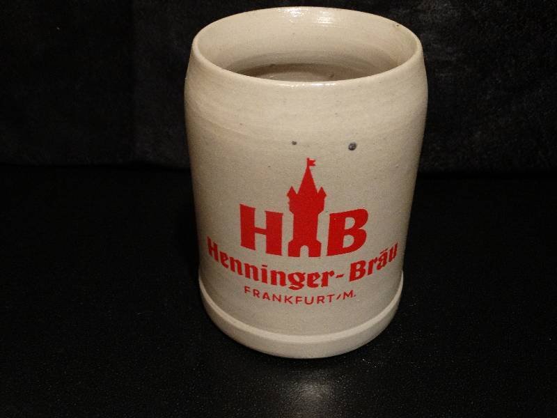 lot 395 image: HB Henninger Brau beer stein