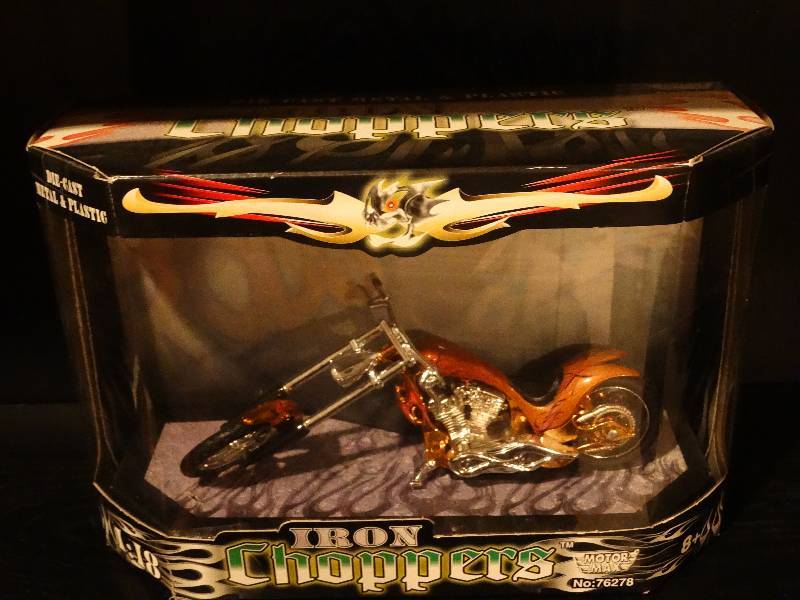 lot 415 image: Iron Choppers die cast metal & plastic 118 scale motorcycle.