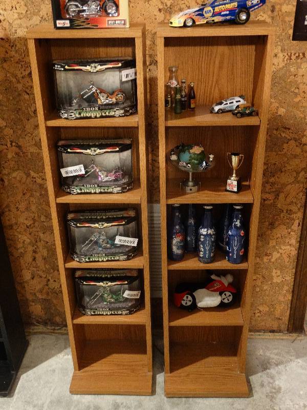lot 421 image: 2 matching wooden shelves
