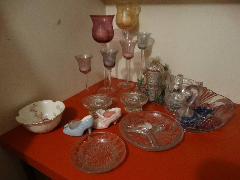 lot 434 image: Various glassware lot