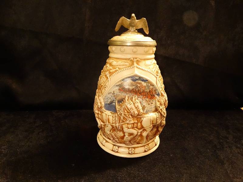 lot 484 image: Avon 2002 Clydesdales Beer Stein