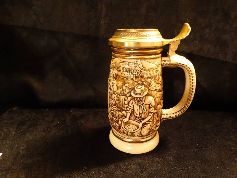 lot 486 image: Avon 1987 The gold rush Beer Stein