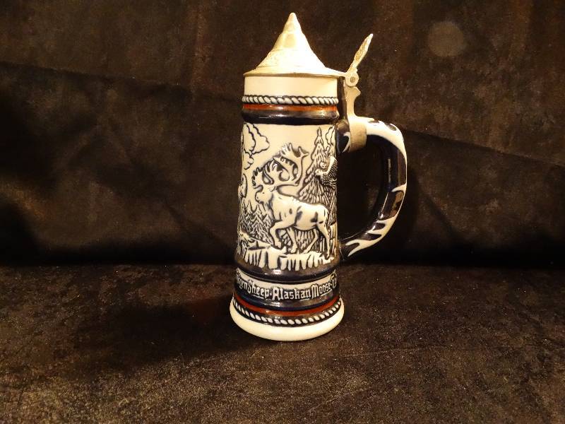 lot 491 image: Avon 1976 Beer Stein