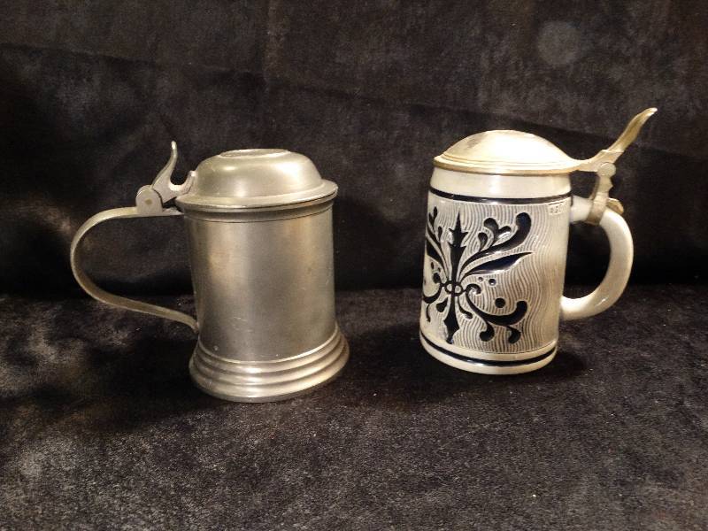 lot 498 image: Lot of 2 Beer Steins