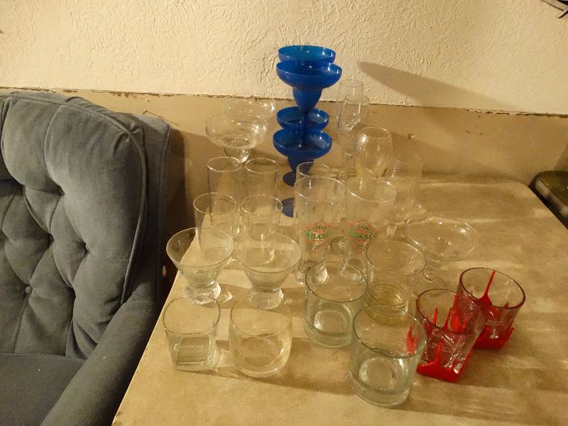 lot 511 image: Lot of Glassware