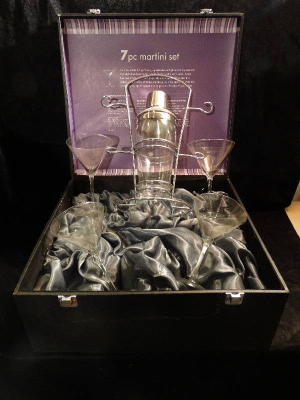 lot 516 image: 7 pc. Martini Set