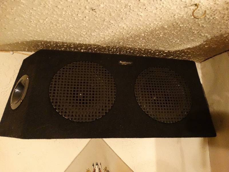 lot 534 image: Road Master Box Speakers - Lot of 2