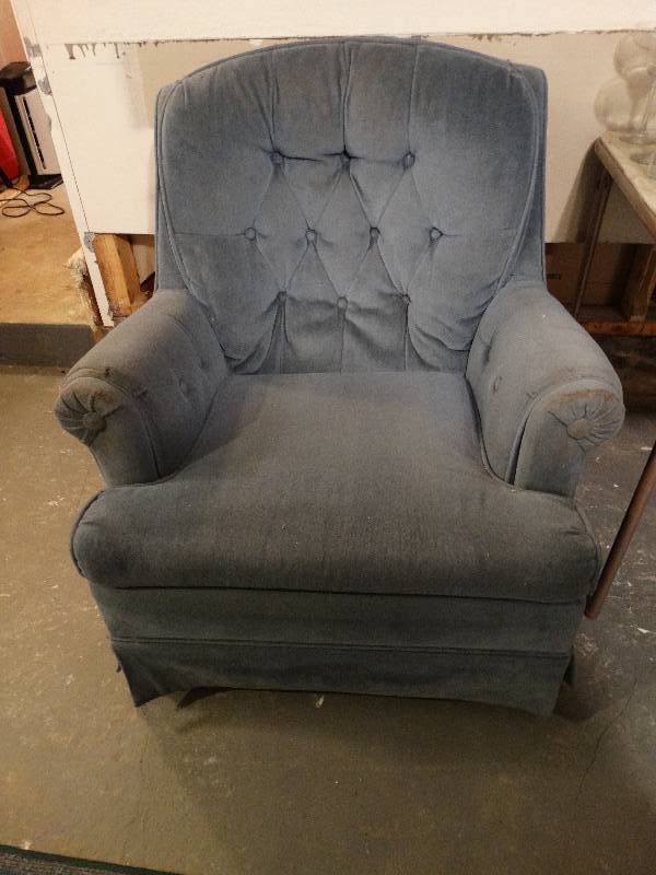 lot 543 image: Blue Rocker