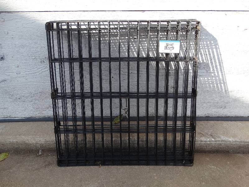 lot 712 image: Round Pet Lodge - metal