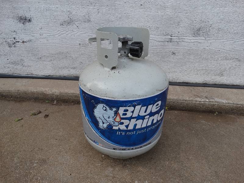 lot 721 image: Propane tank