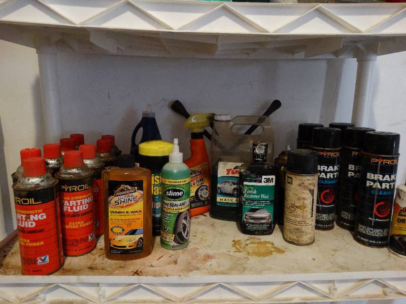 lot 736 image: Lot of Automotive chemicals