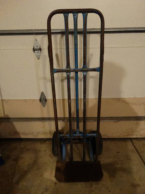 lot 747 image: Heavy Duty Dolly
